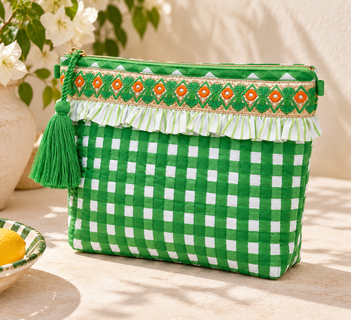 TROUSSE DE TOILETTE "Brigitte menthe" Broderie et volants