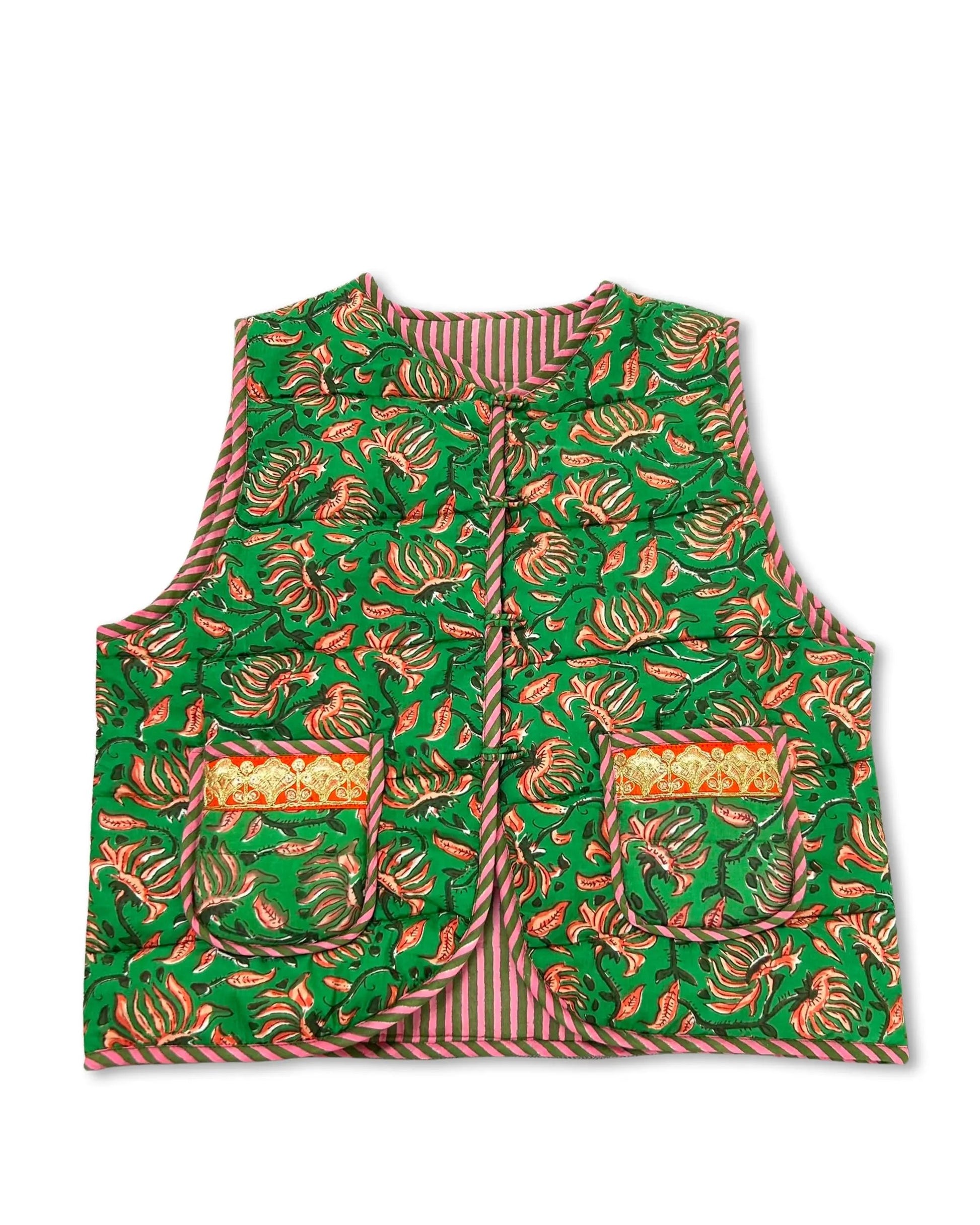 Gilet fleurs rose sur fond vert La Gambade