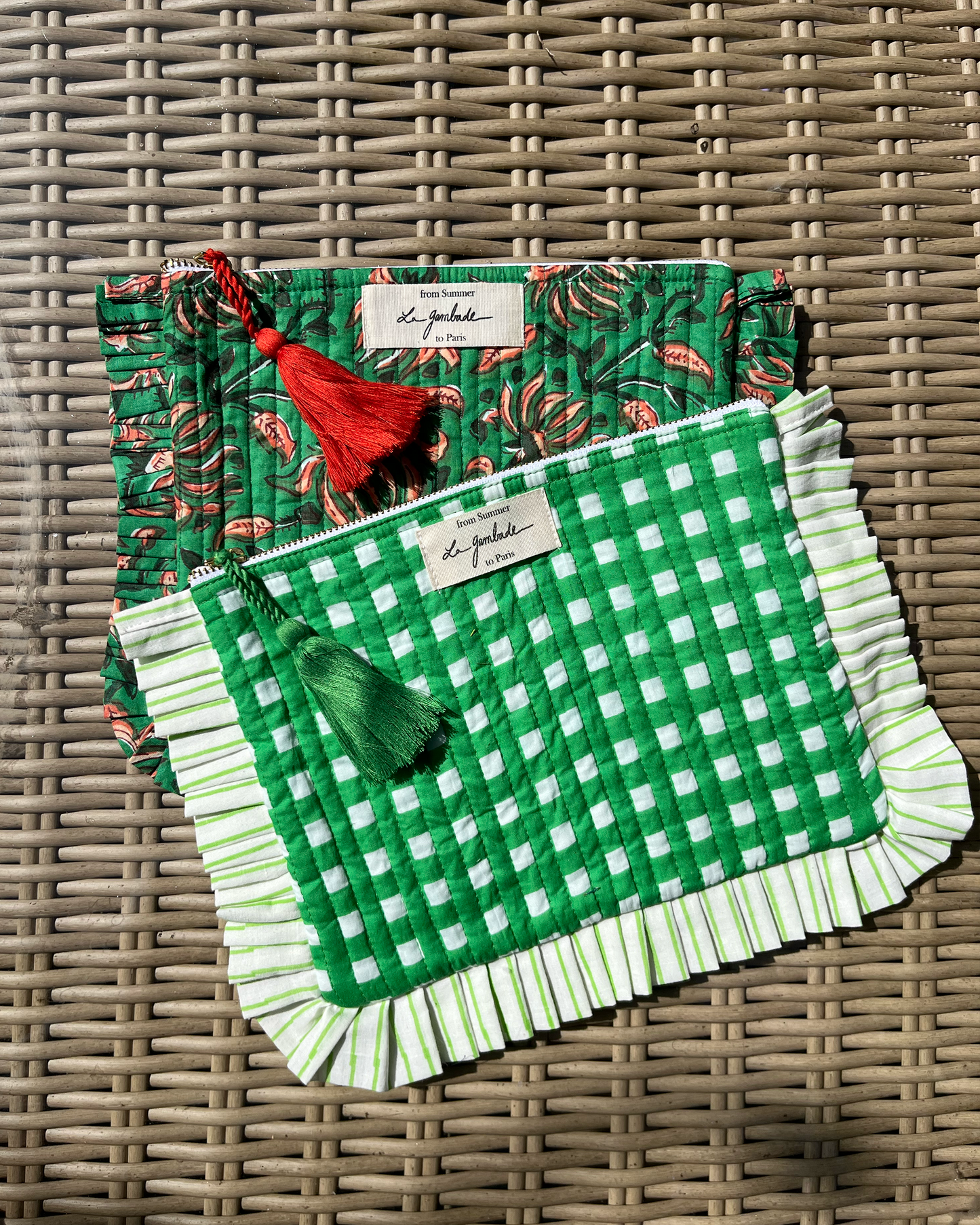 pochette produits solaires